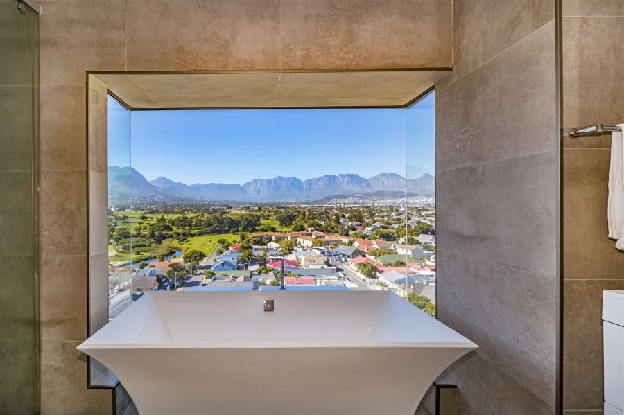 3 Bedroom Property for Sale in Strand North Western Cape